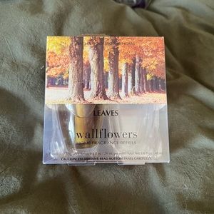 Bath & Body Works Leaves Wallflower